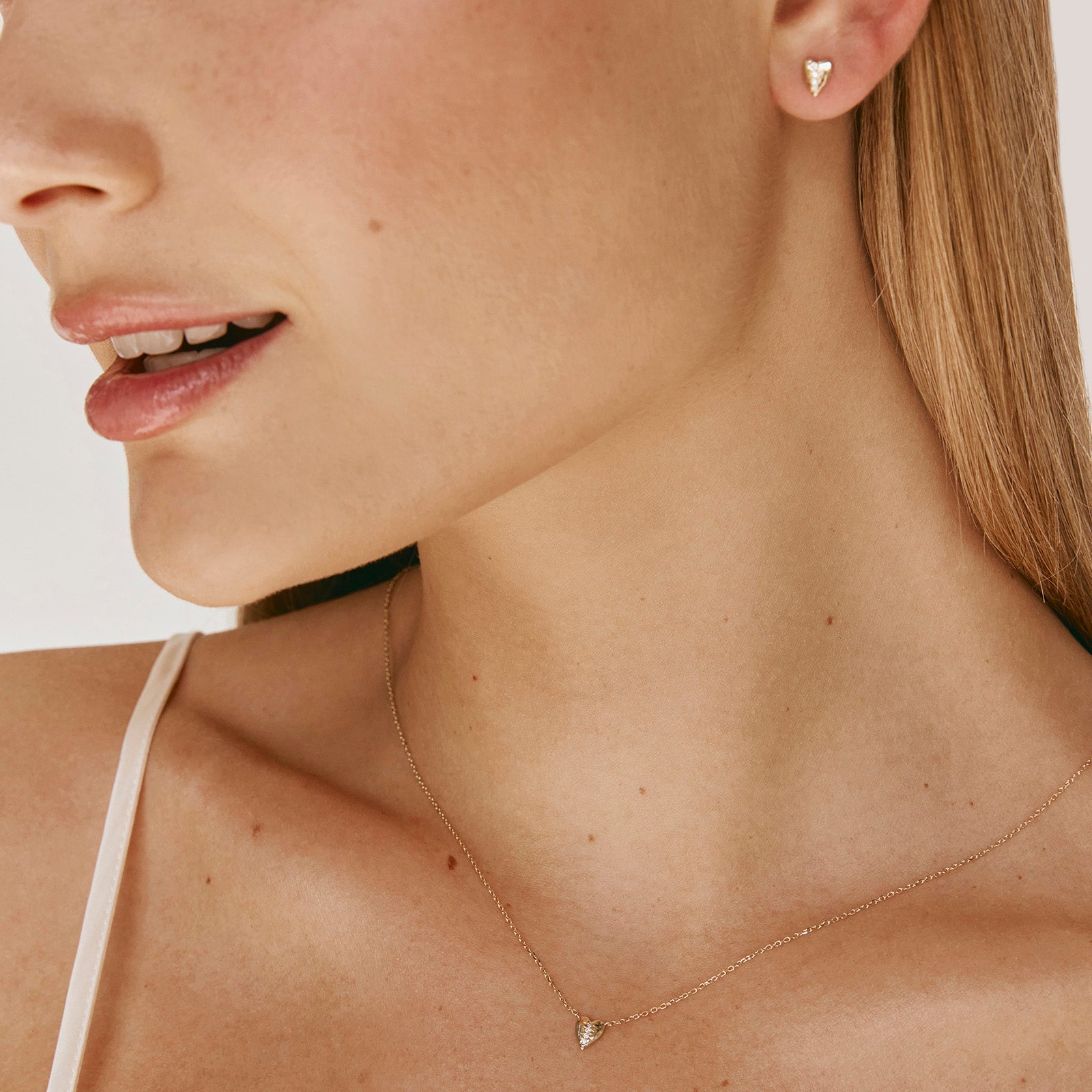 14K GOLD DIAMOND HEART NECKLACE