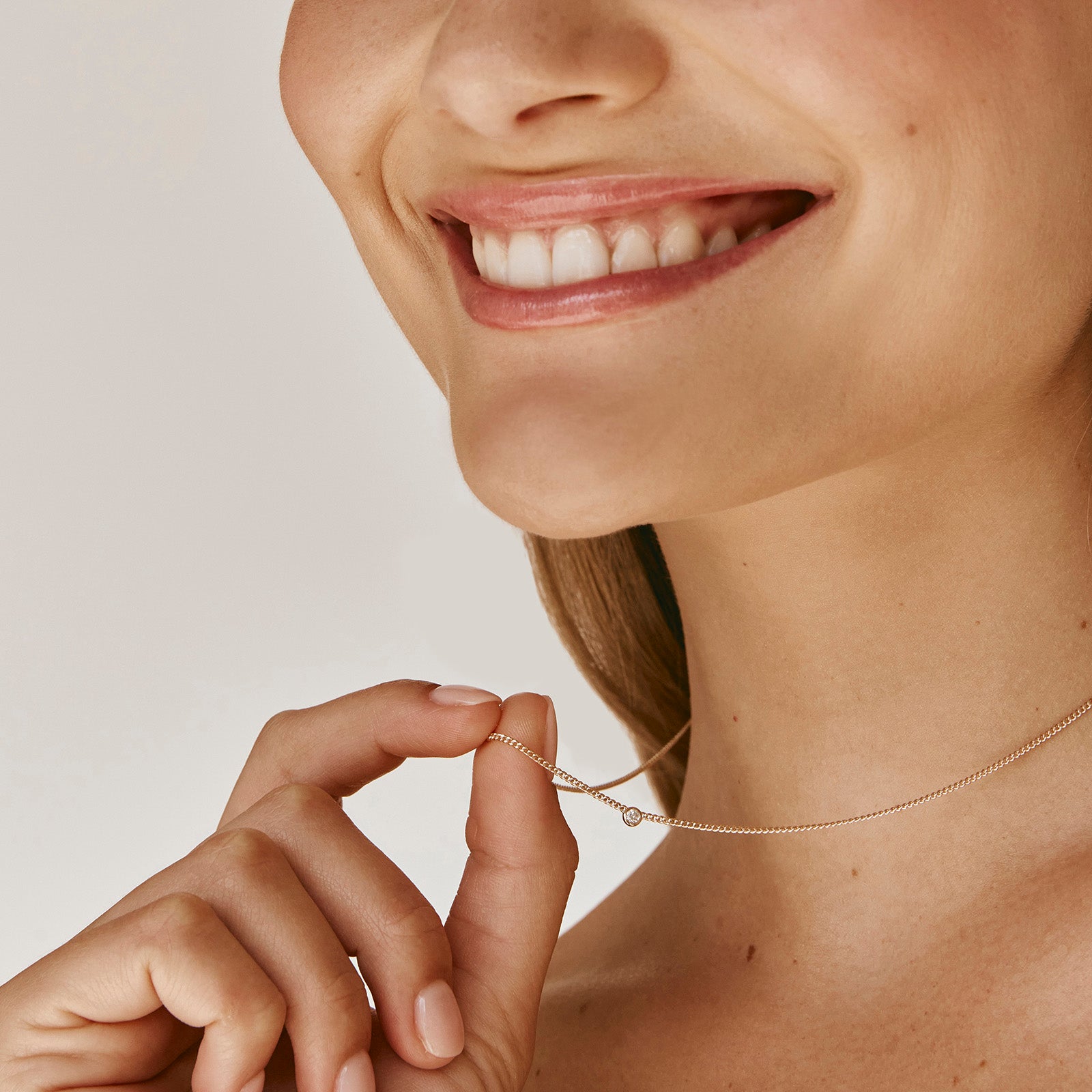 14K GOLD DIAMOND OLIVIA NECKLACE