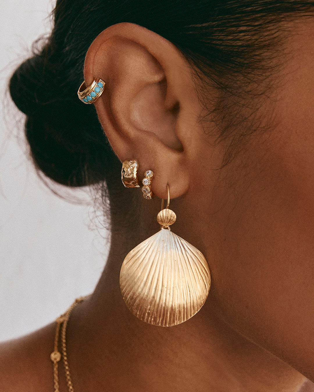 VINTAGE CRYSTAL HUGGIES