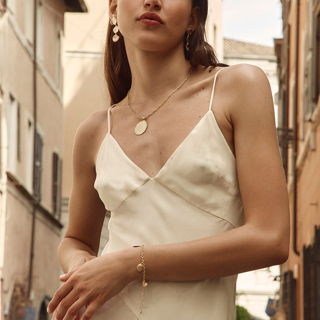 GOLD HORIZON NECKLACE