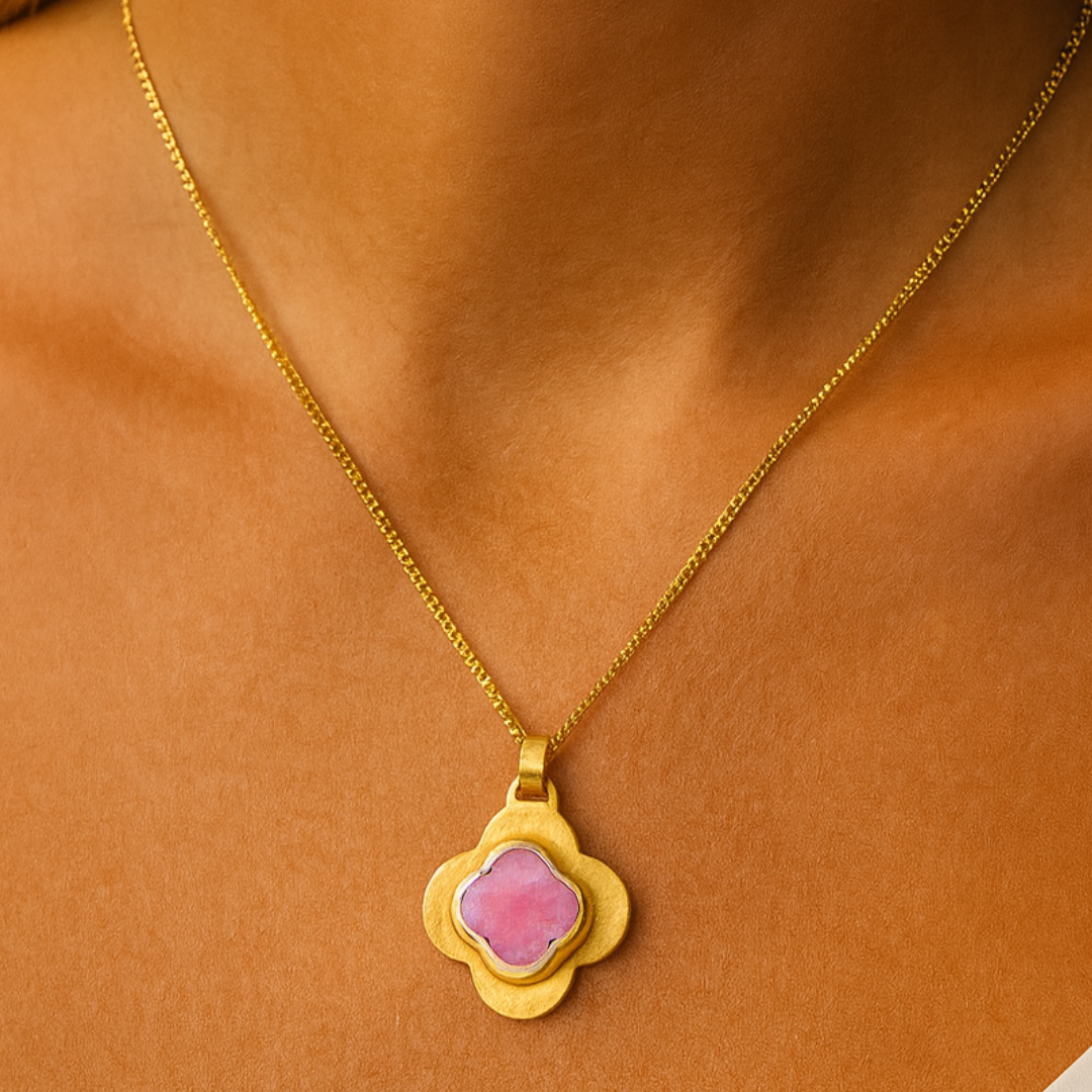 PINK AGATE CLOVER NECKLACE
