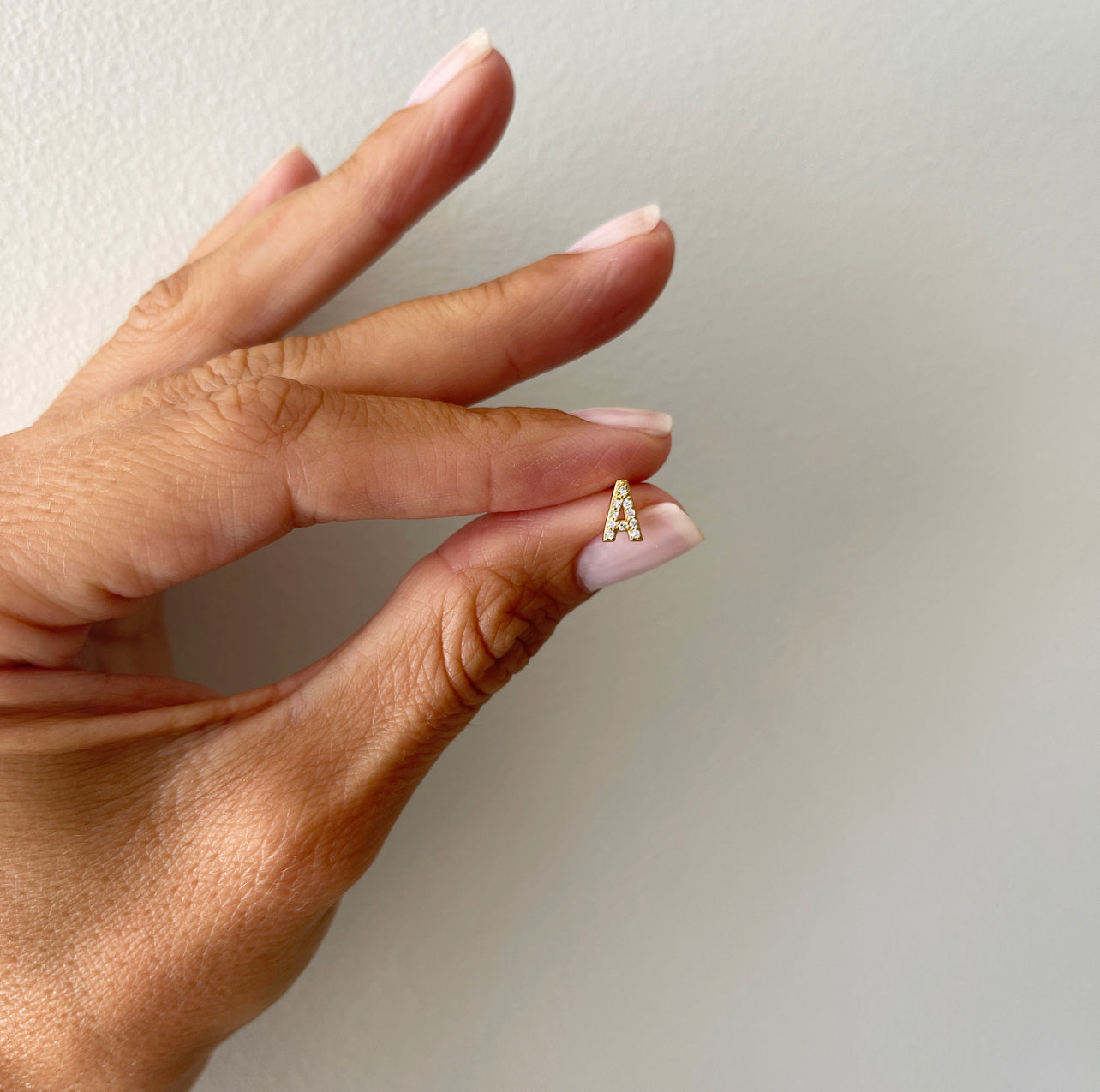 LETTER PAVE STUD - I