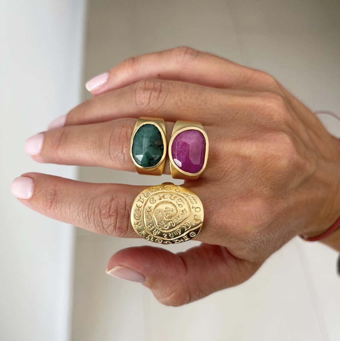 FREE-FORM EMERALD COCKTAIL RING