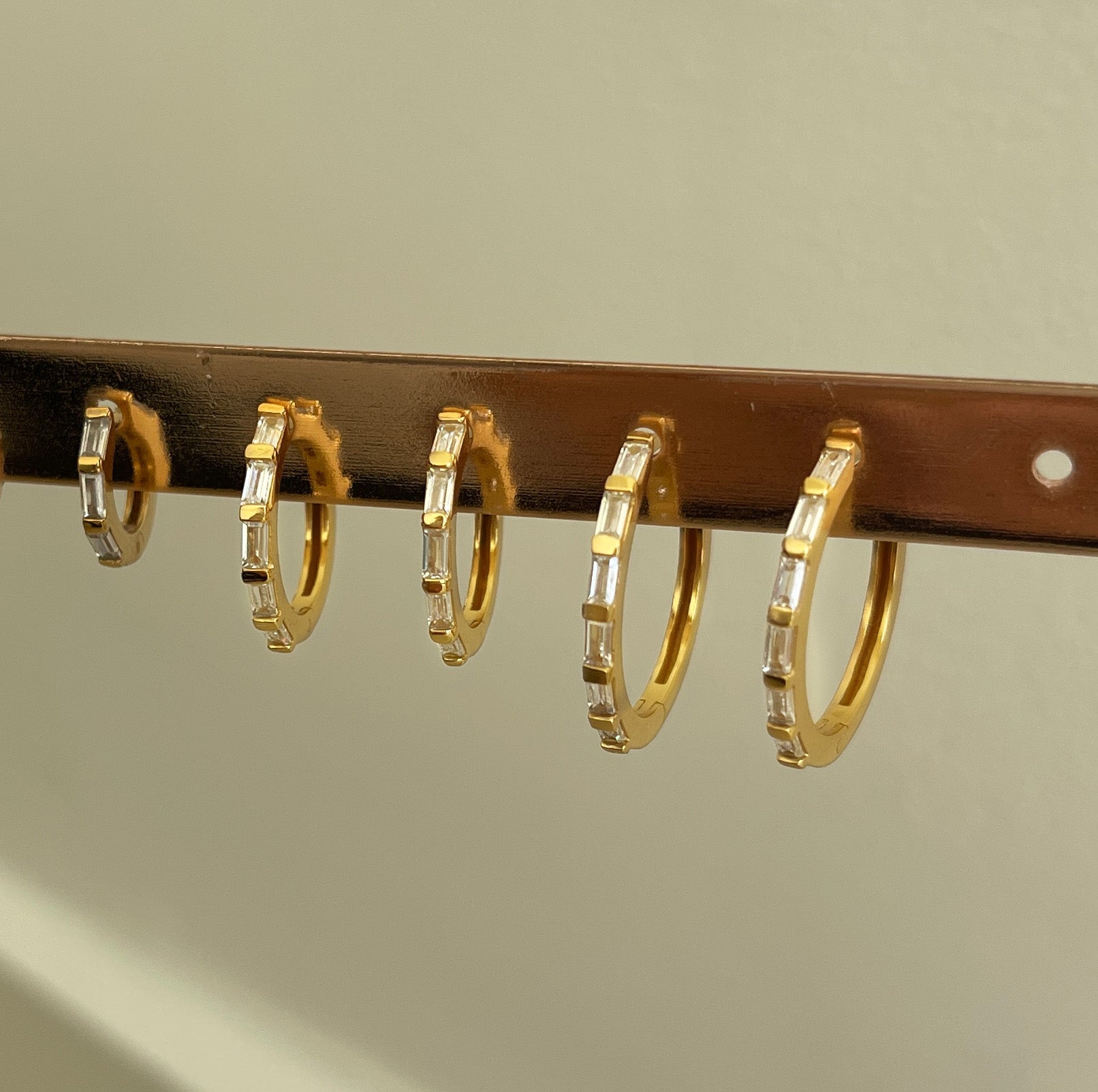 CRYSTAL BAGUETTE MIDI HOOPS